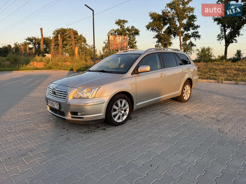 Toyota Avensis (2004)