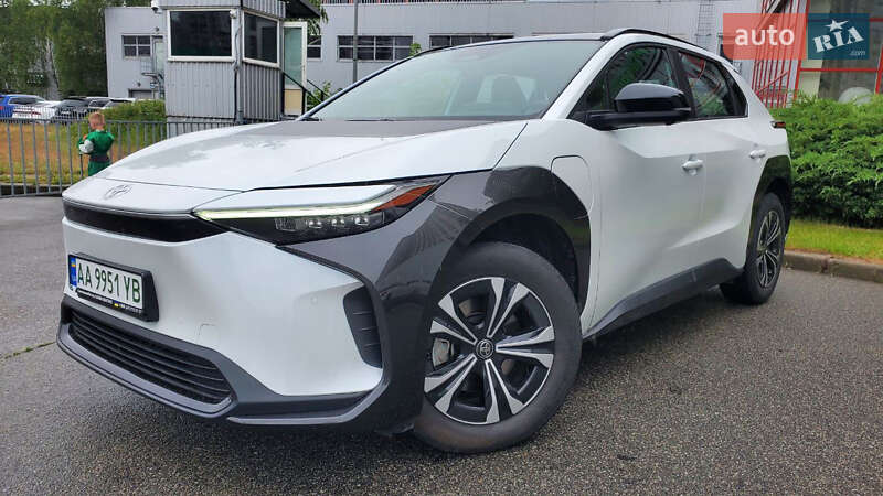 Toyota Bz4x (2022)