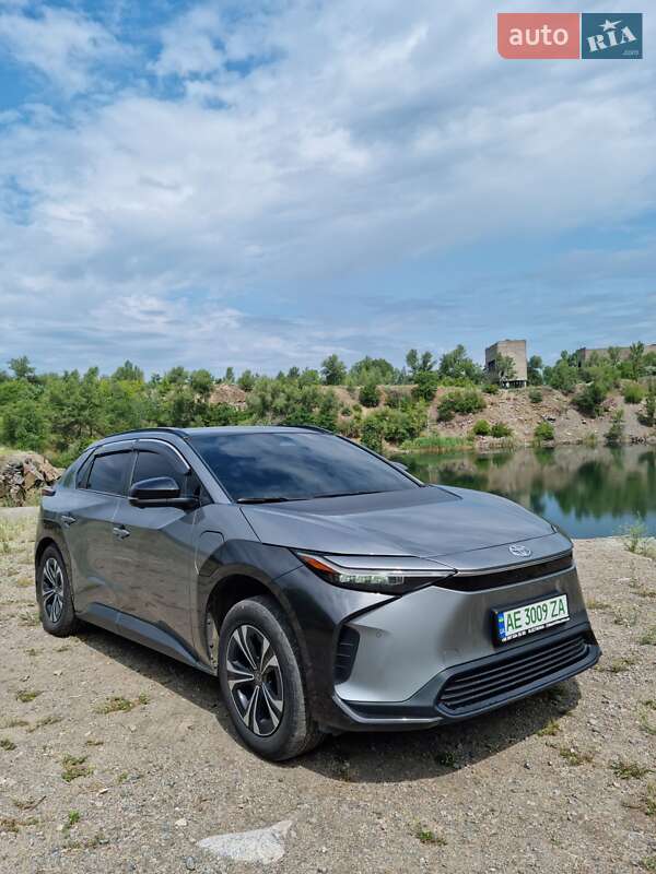 Toyota Bz4x (2023)