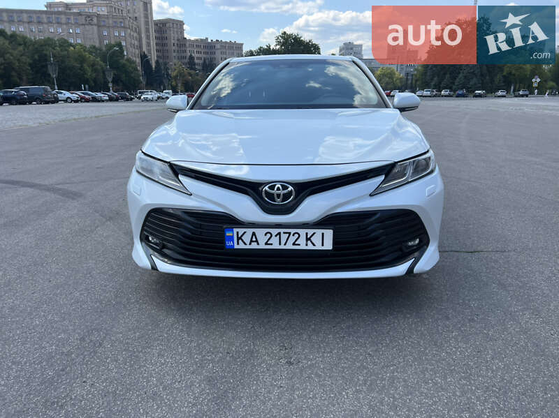 Toyota Camry (2017)
