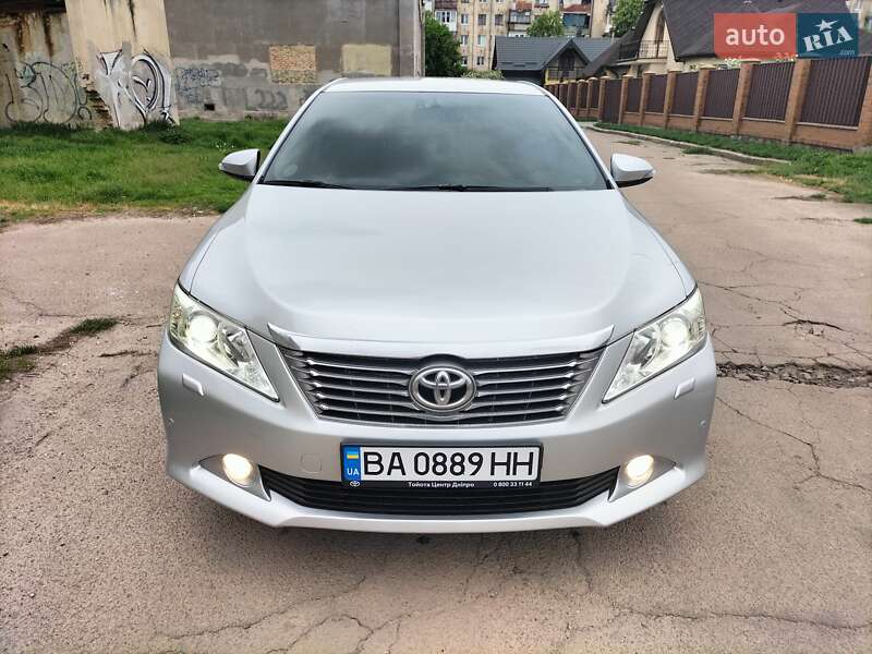 Toyota Camry (2012)