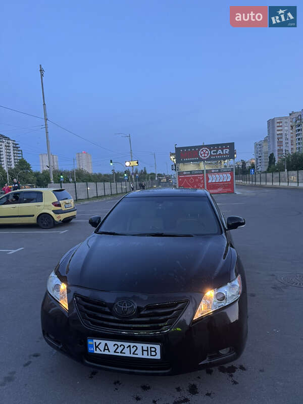 Toyota Camry (2008)