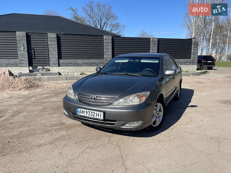 Toyota Camry (2002)