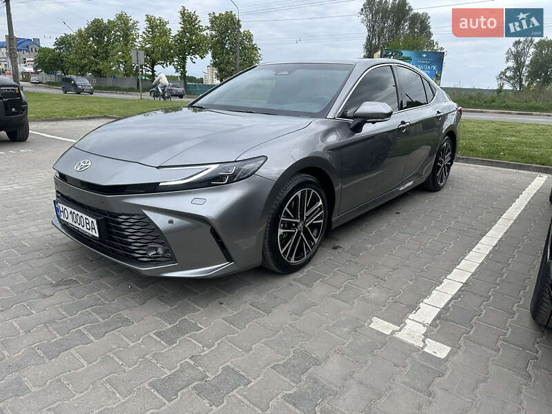 Toyota Camry (2025)