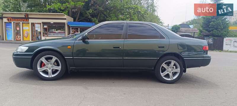 Toyota Camry (1999)