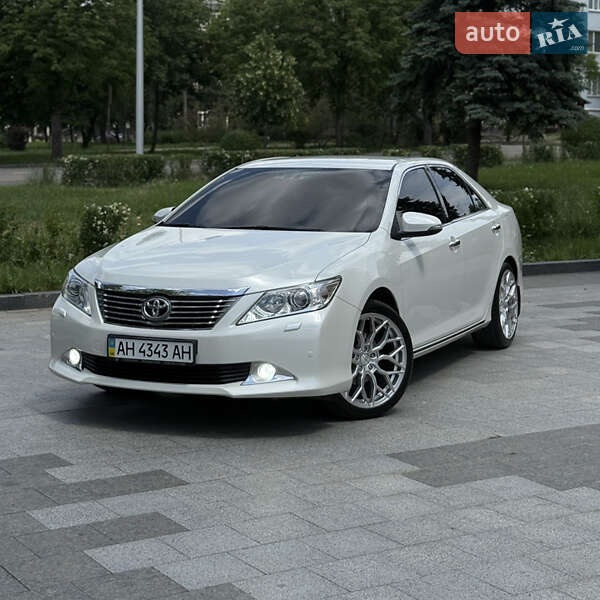 Toyota Camry (2012)