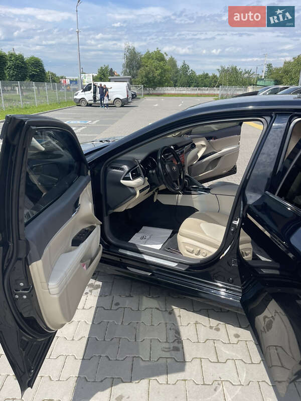 Toyota Camry (2018)