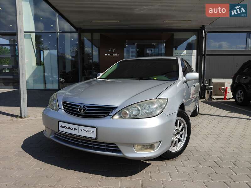 Toyota Camry (2005)