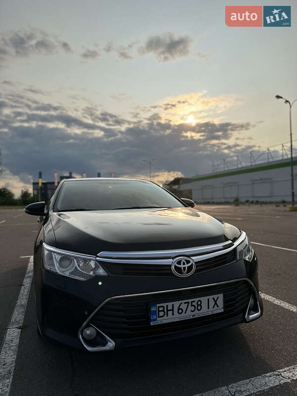 Toyota Camry (2015)