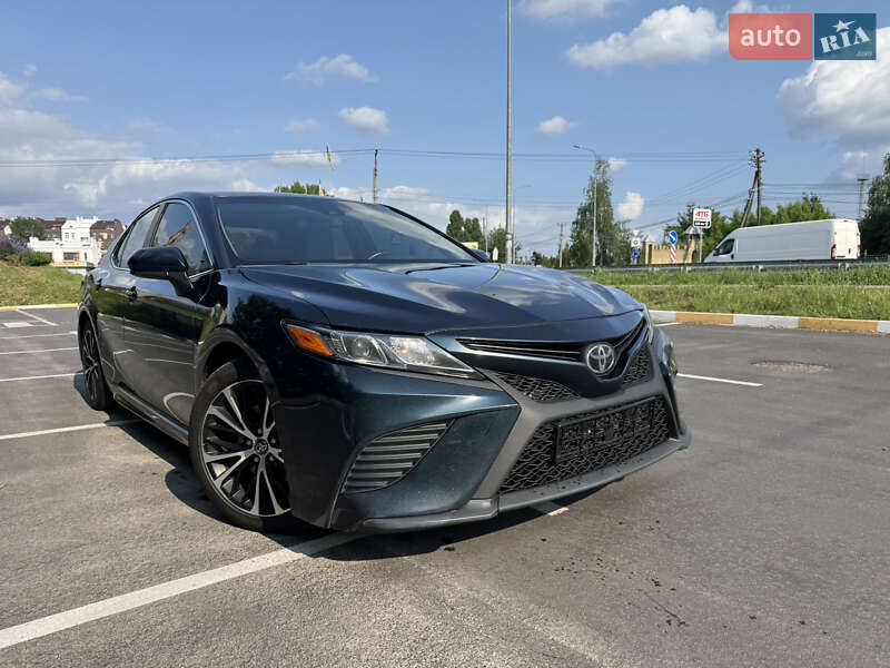 Toyota Camry (2018)