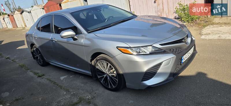 Toyota Camry (2020)