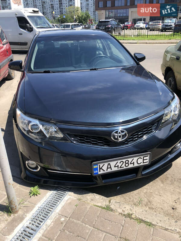 Toyota Camry (2013)