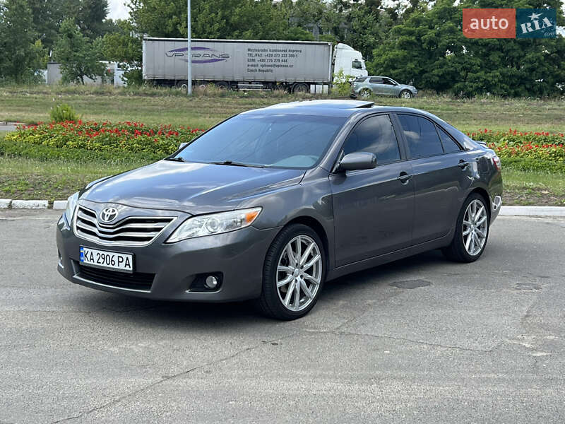 Toyota Camry (2011)
