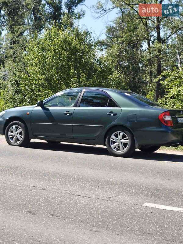 Toyota Camry (2002)