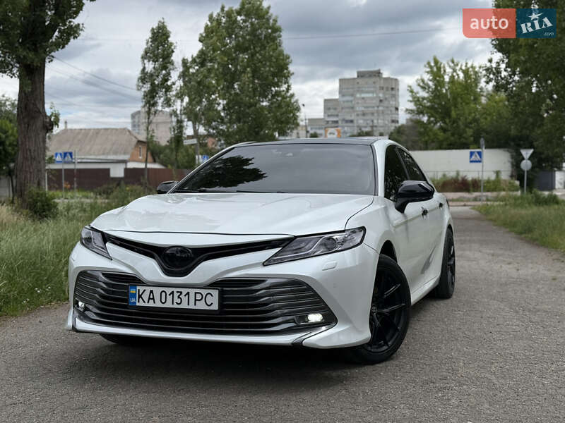 Toyota Camry (2018)