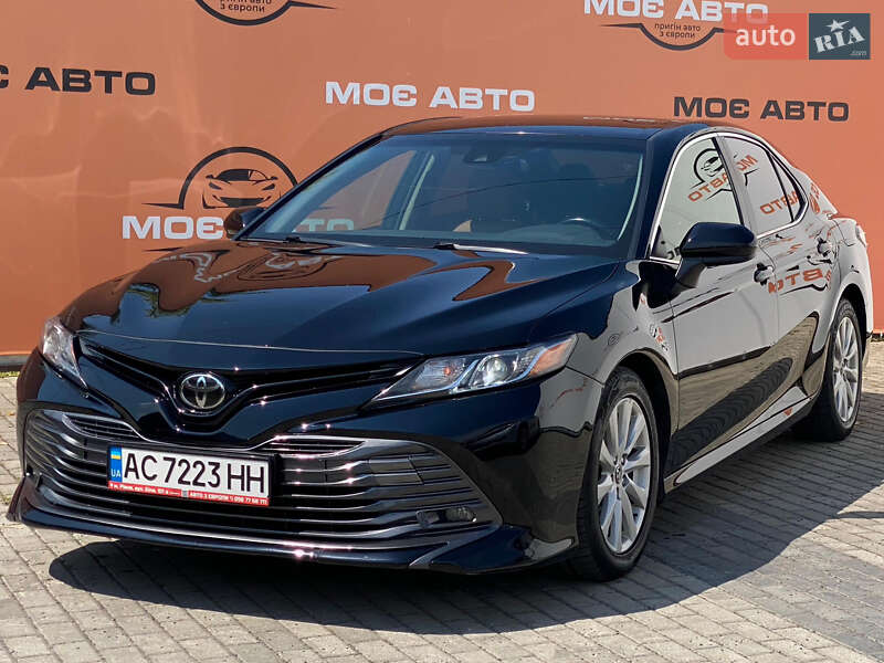 Toyota Camry (2017)