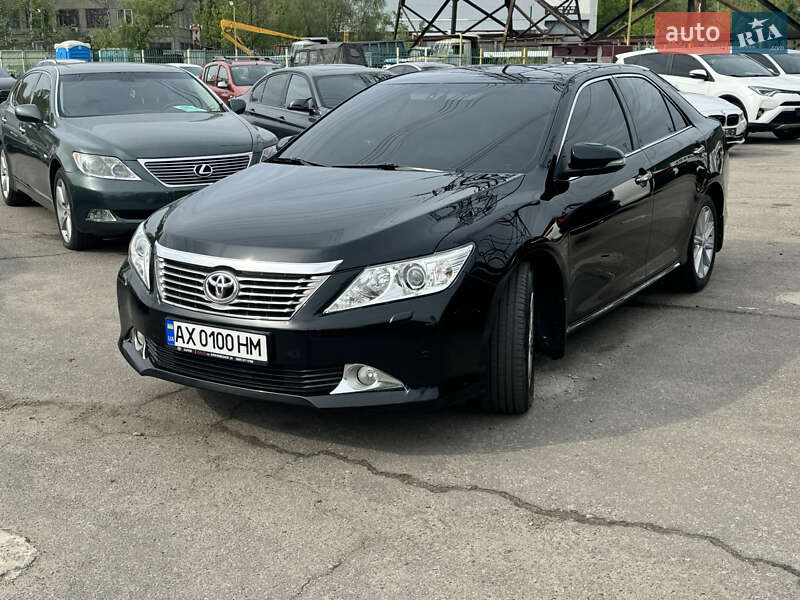 Toyota Camry (2012)