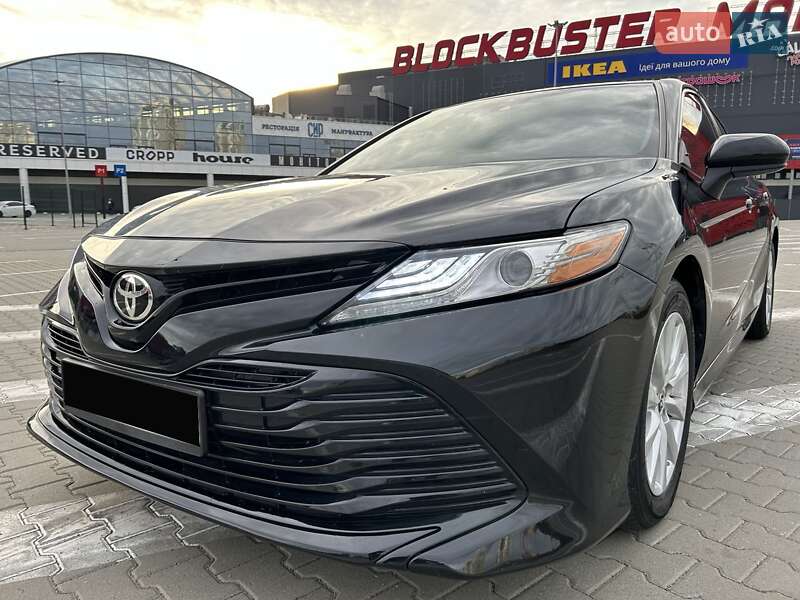 Toyota Camry (2017)