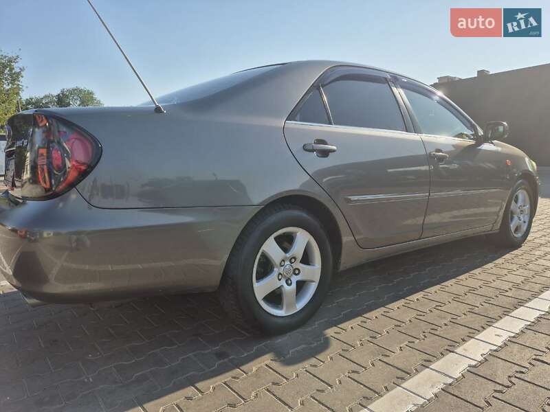 Toyota Camry (2001)