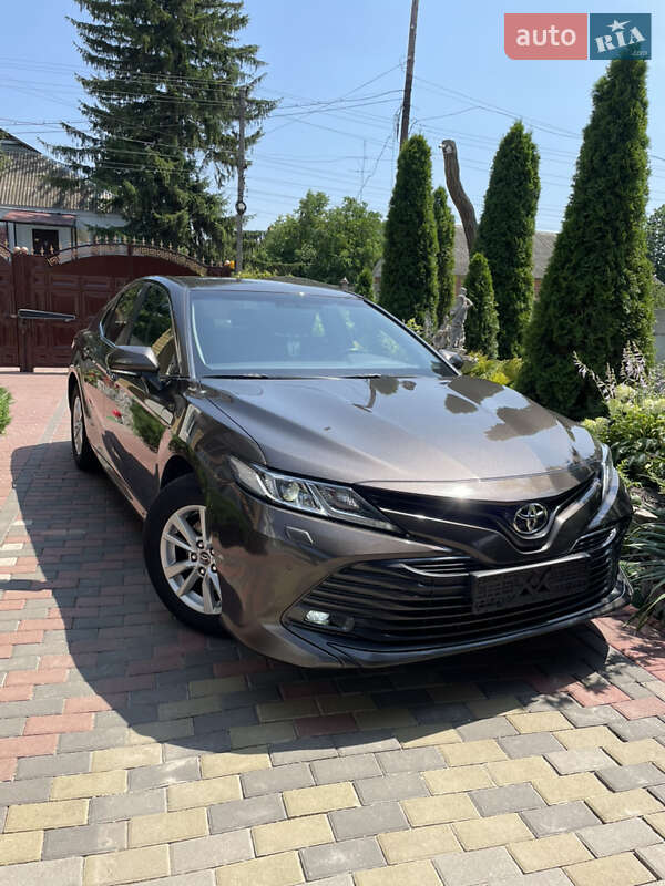 Toyota Camry (2018)