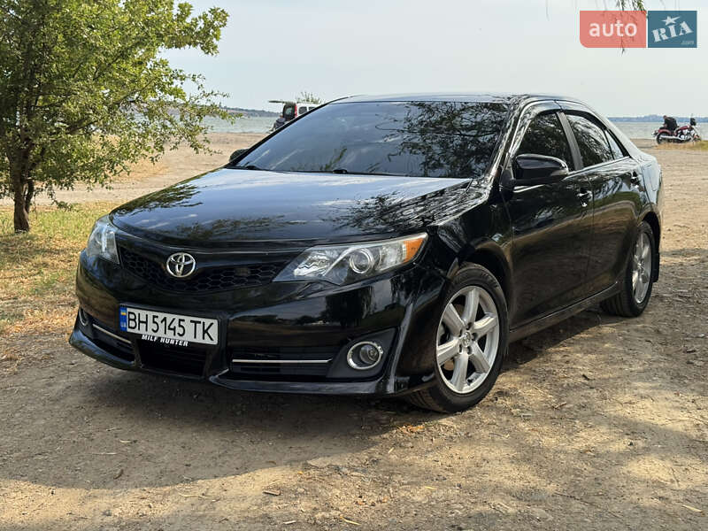 Toyota Camry (2014)