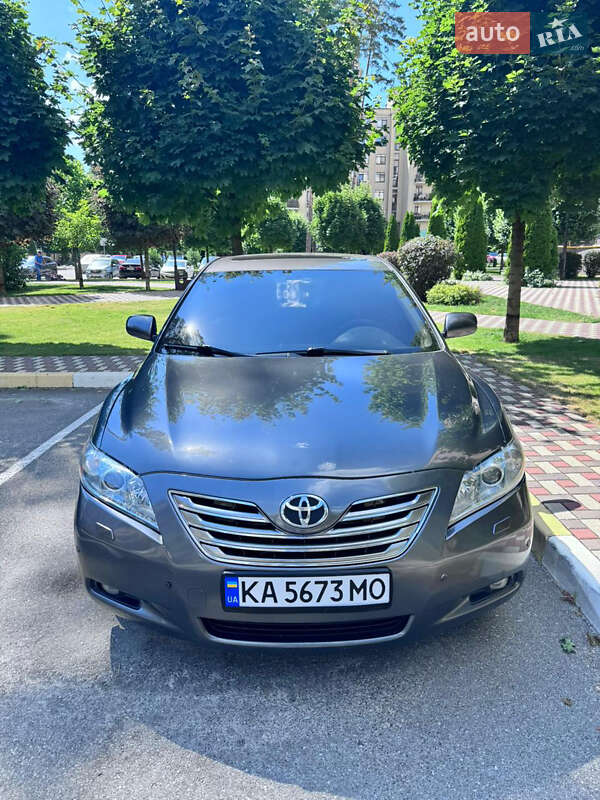 Toyota Camry (2008)