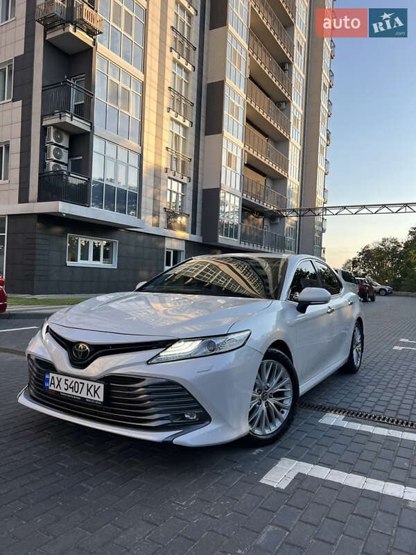 Toyota Camry (2018)