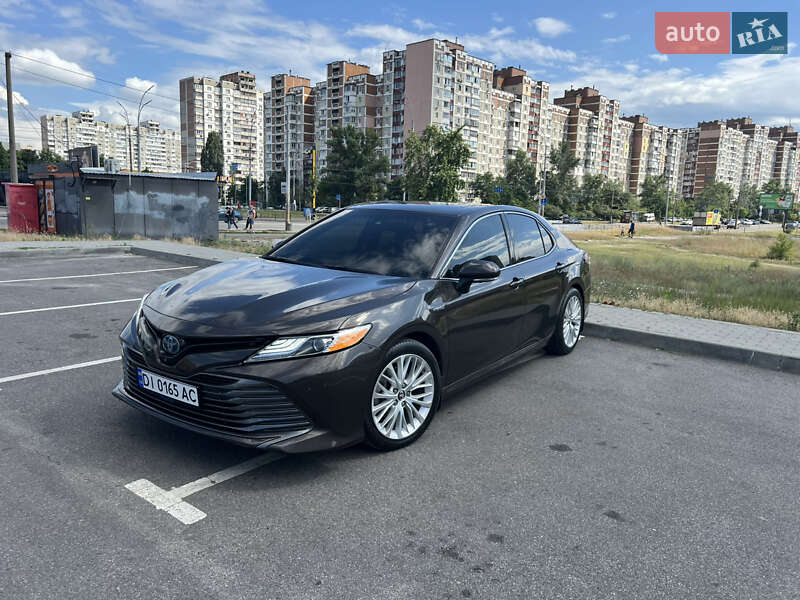 Toyota Camry (2018)