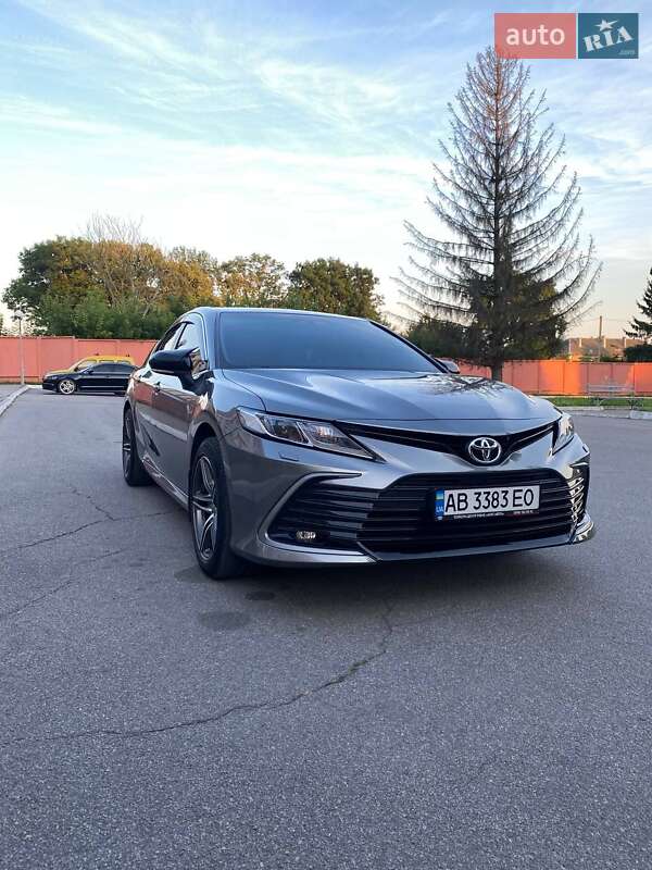 Toyota Camry (2022)