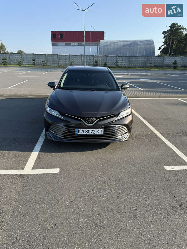 Toyota Camry (2018)