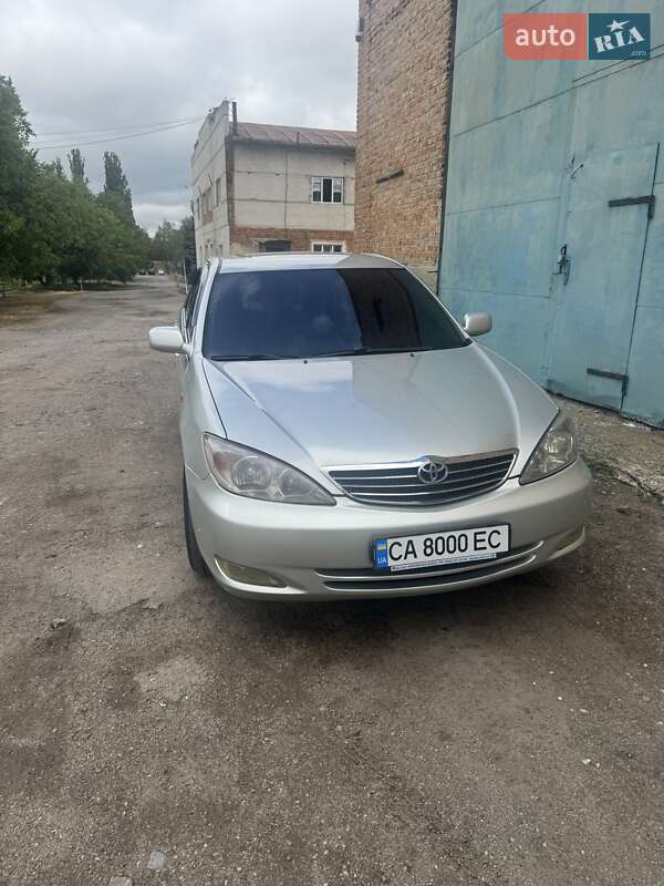 Toyota Camry (2003)