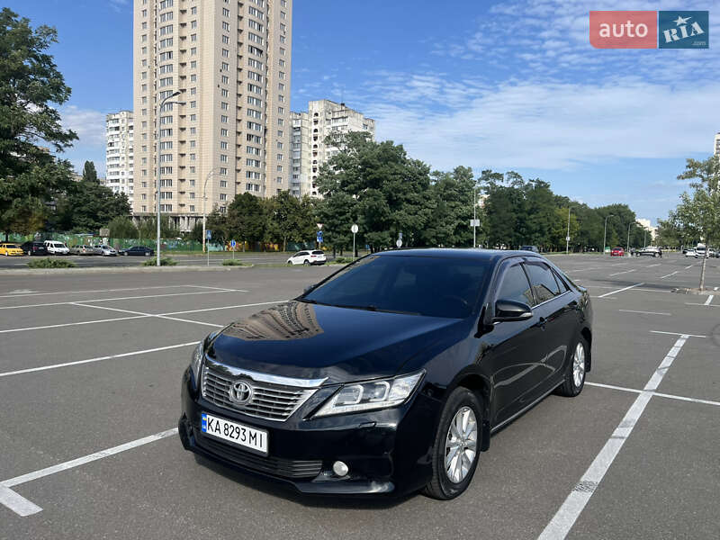 Toyota Camry (2013)