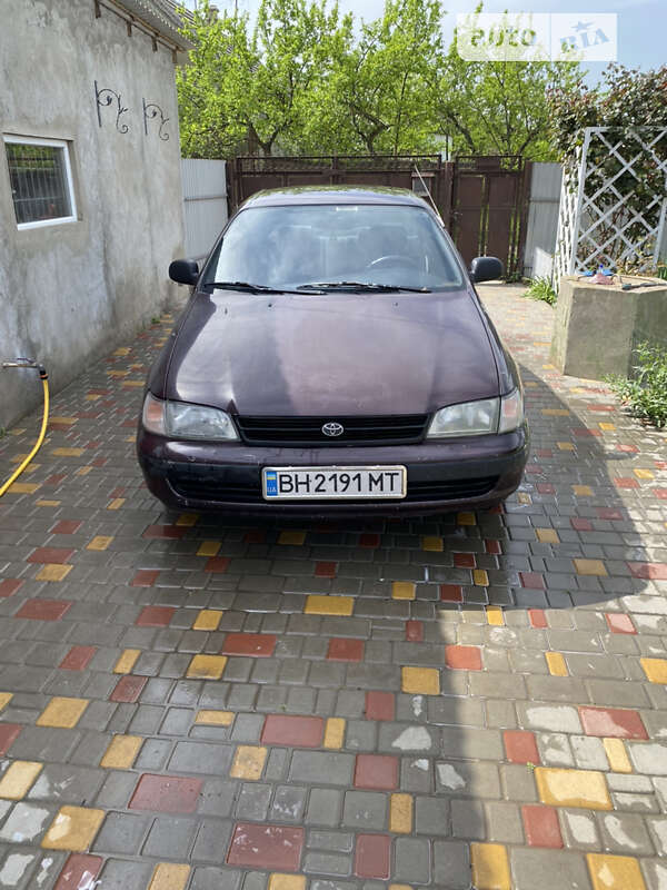 Toyota Carina e (1992)