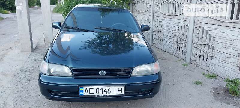 Toyota Carina e (1993)