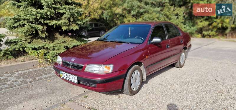 Toyota Carina e (1997)