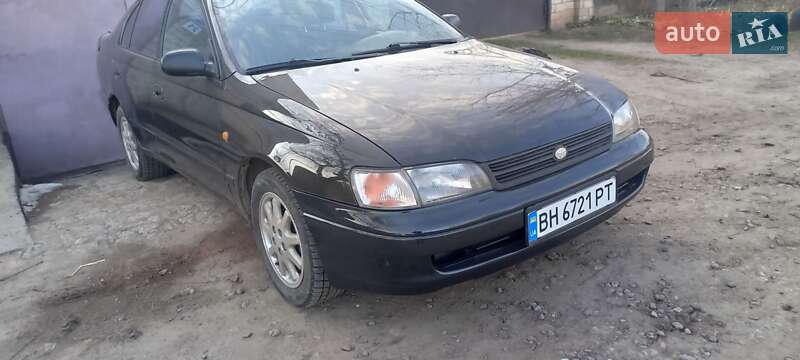 Toyota Carina e (1993)