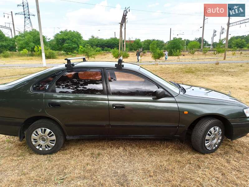 Toyota Carina e (1994)