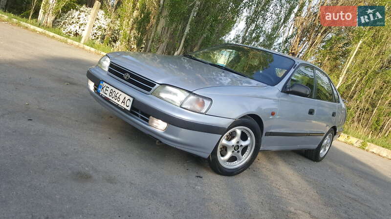 Toyota Carina (1995)