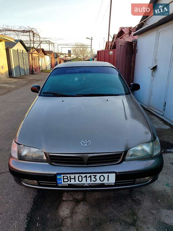 Toyota Carina (1995)