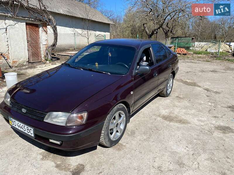 Toyota Carina (1992)