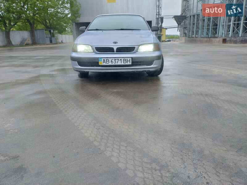 Toyota Carina (1995)