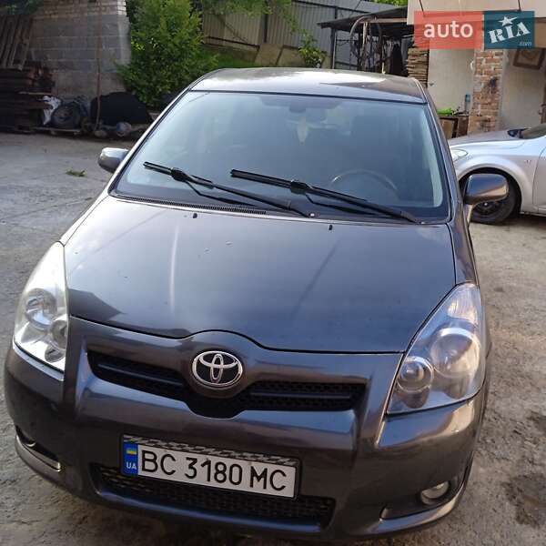 Toyota Corolla verso (2008)