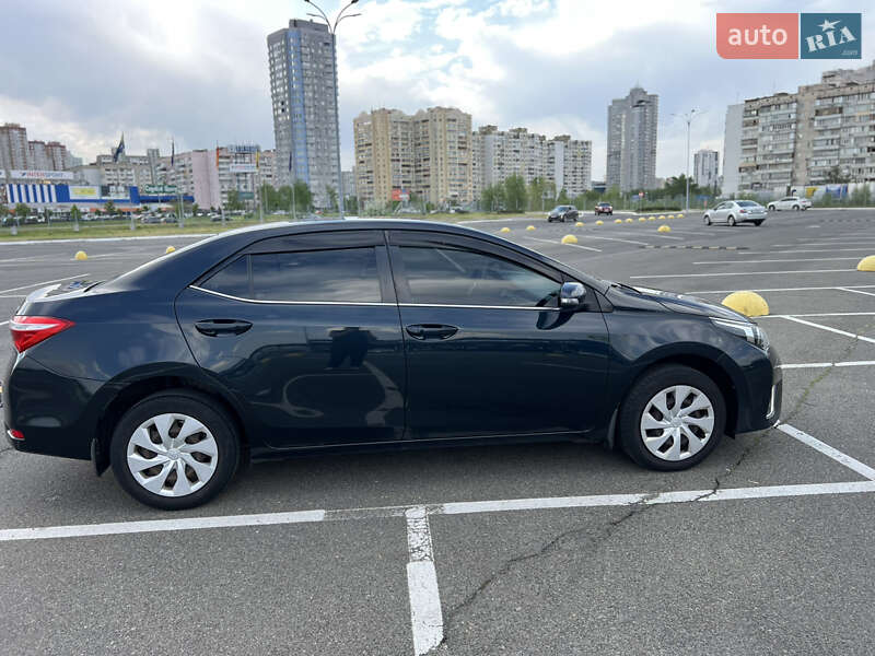 Toyota Corolla (2015)