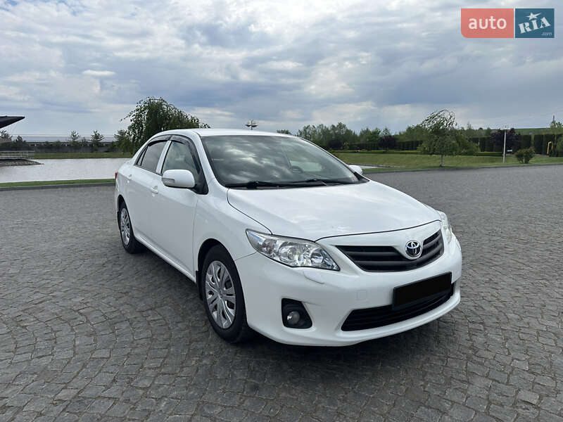 Toyota Corolla (2013)