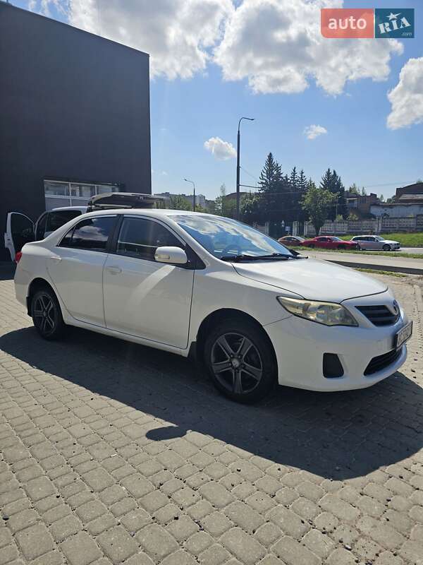 Toyota Corolla (2011)