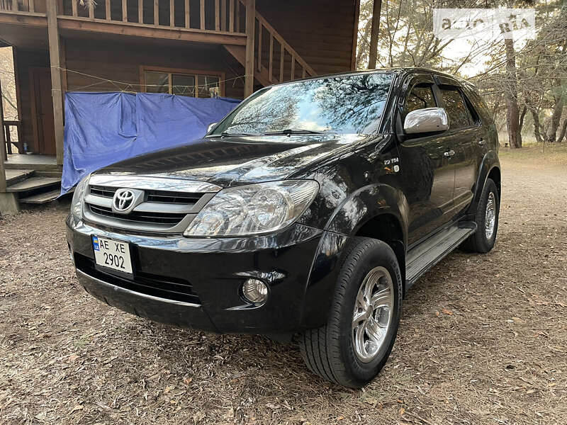 Toyota Fortuner (2007)