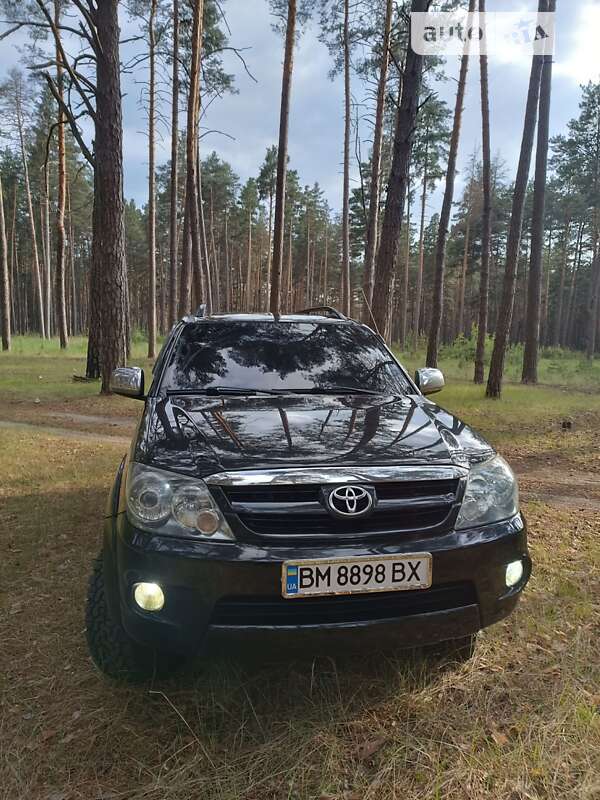 Toyota Fortuner (2005)