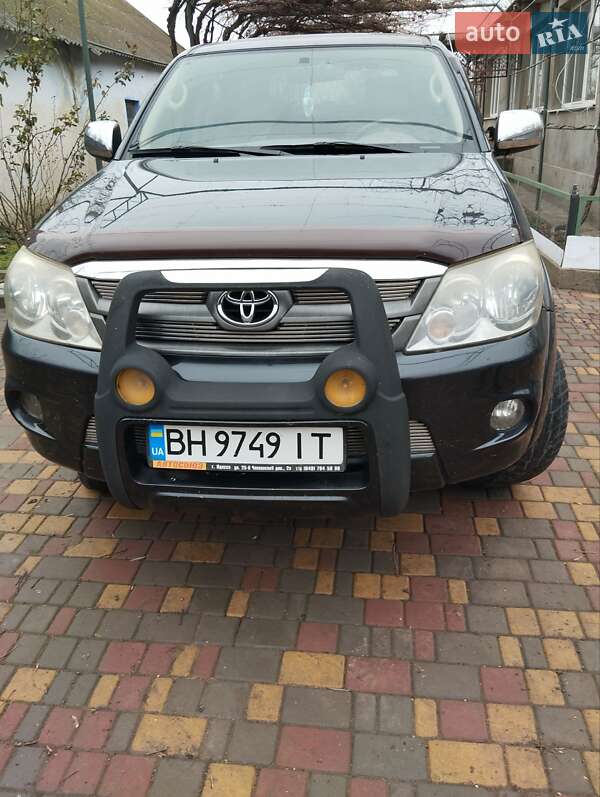 Toyota Fortuner (2007)