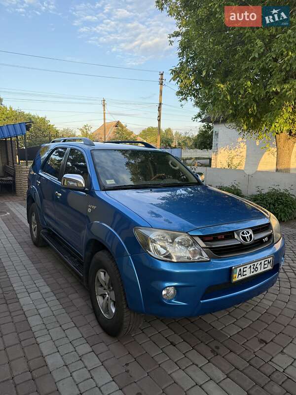 Toyota Fortuner (2007)