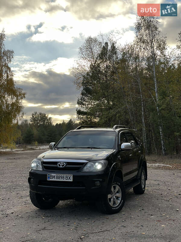 Toyota Fortuner (2005)